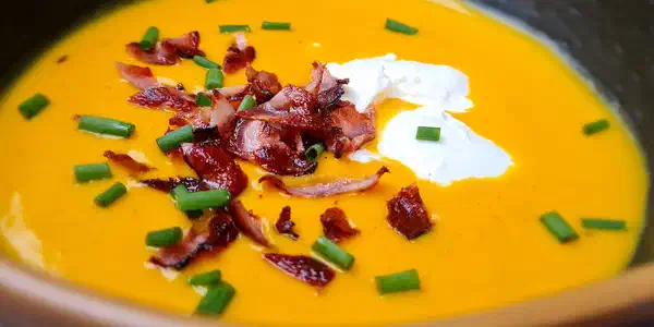 Kurpitsakeitto on syksyn maistuvin soppa – mausta oikein